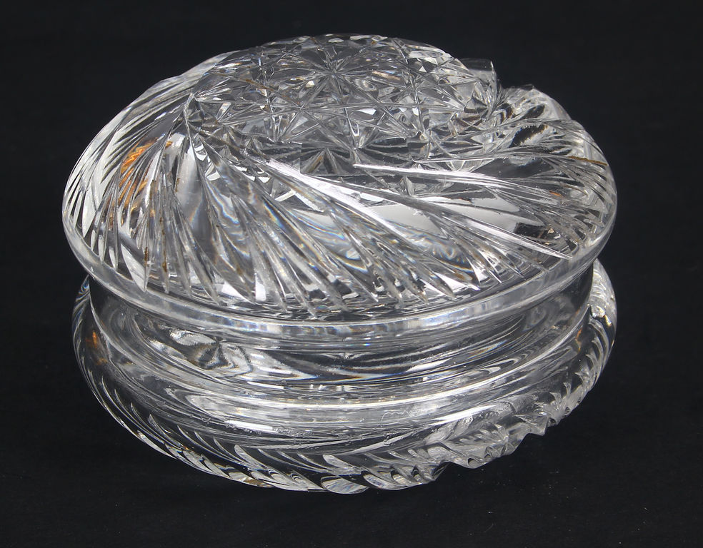 Crystal utensil with lid