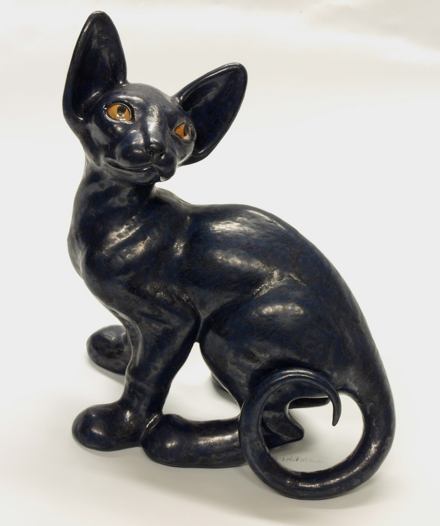 Figure of the cat
