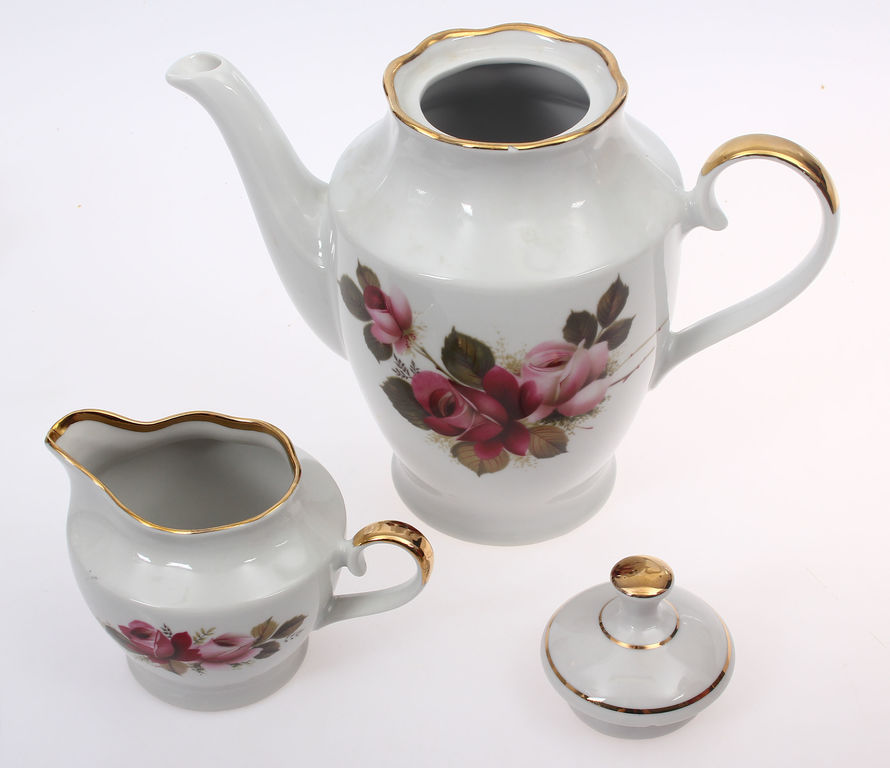 Porcelain teapot with cream container