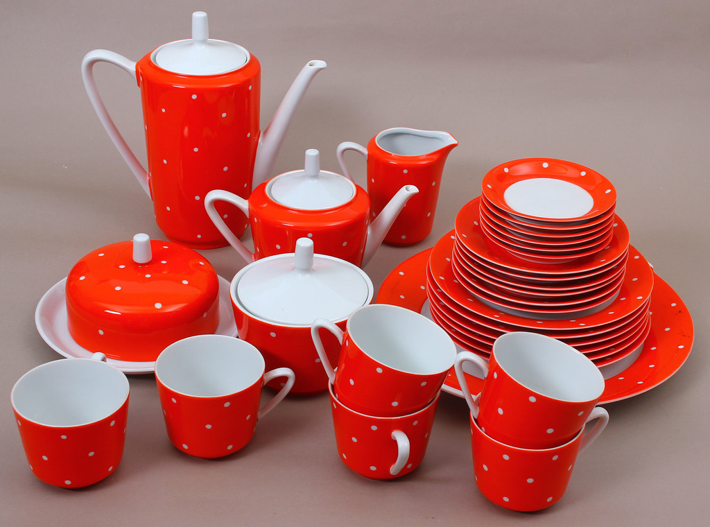 Фарфоровый чайно-кофейный набор на 6 человек