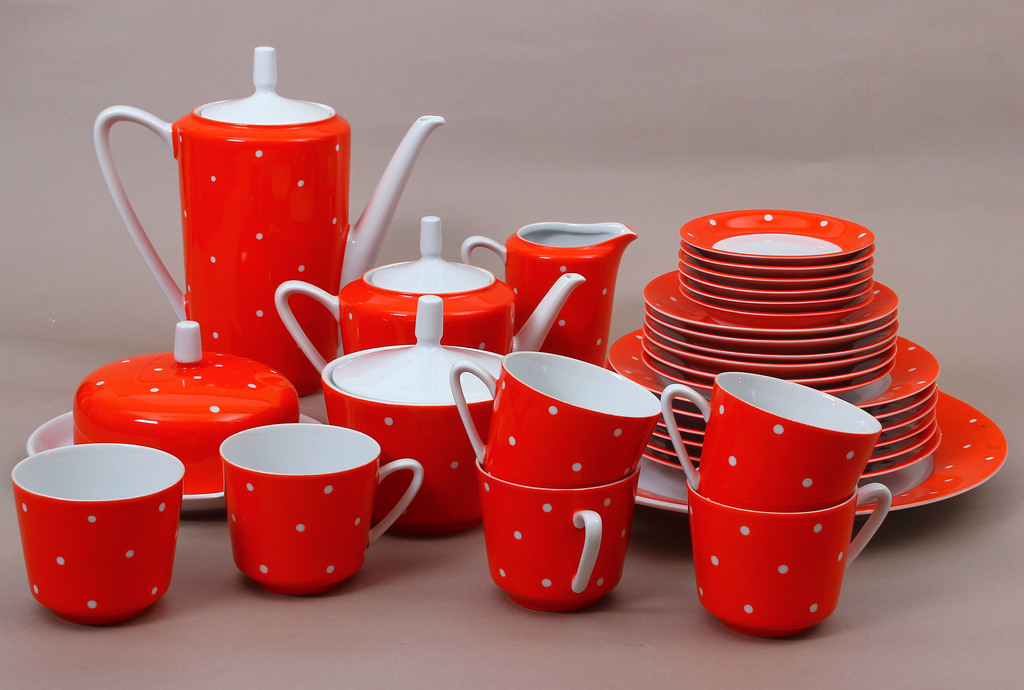 Porcelain tea / coffee set for 6 people