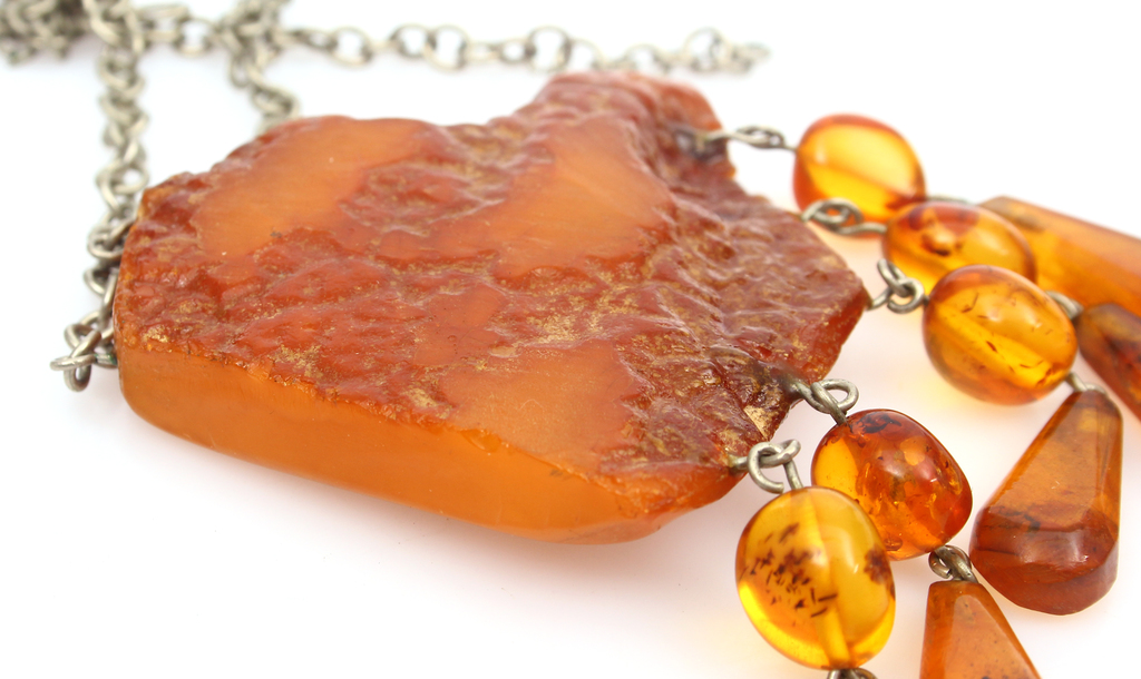 100% Natural Baltic amber pendand with metal chain