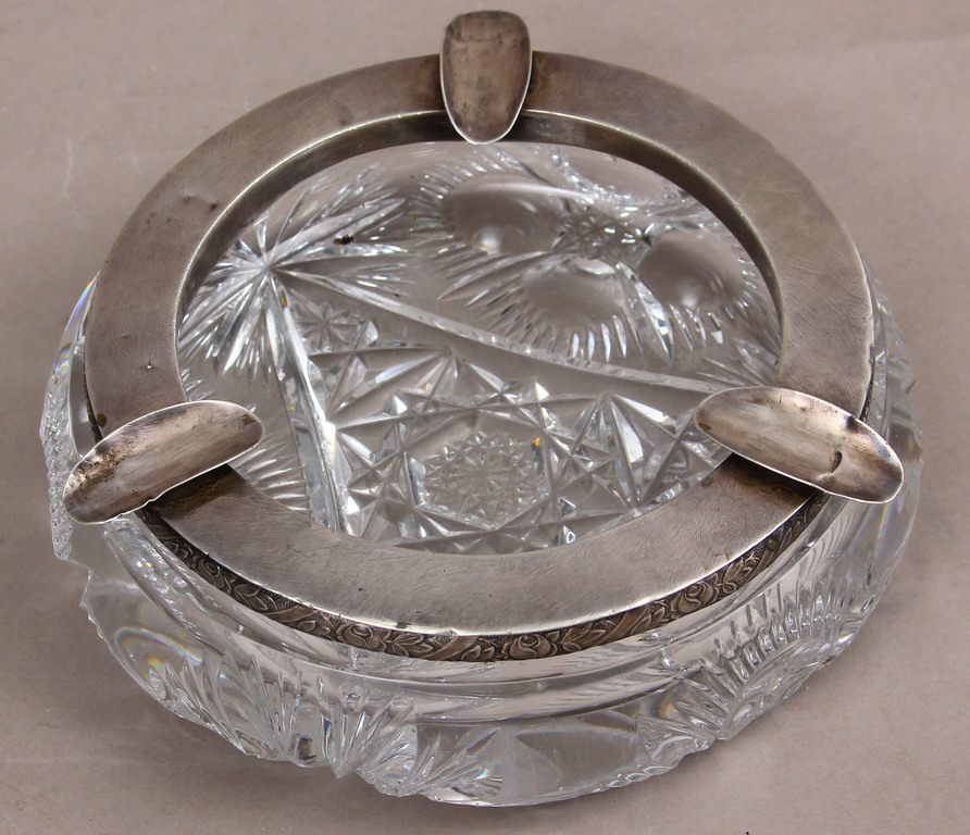 Crystal ashtray with silver finish