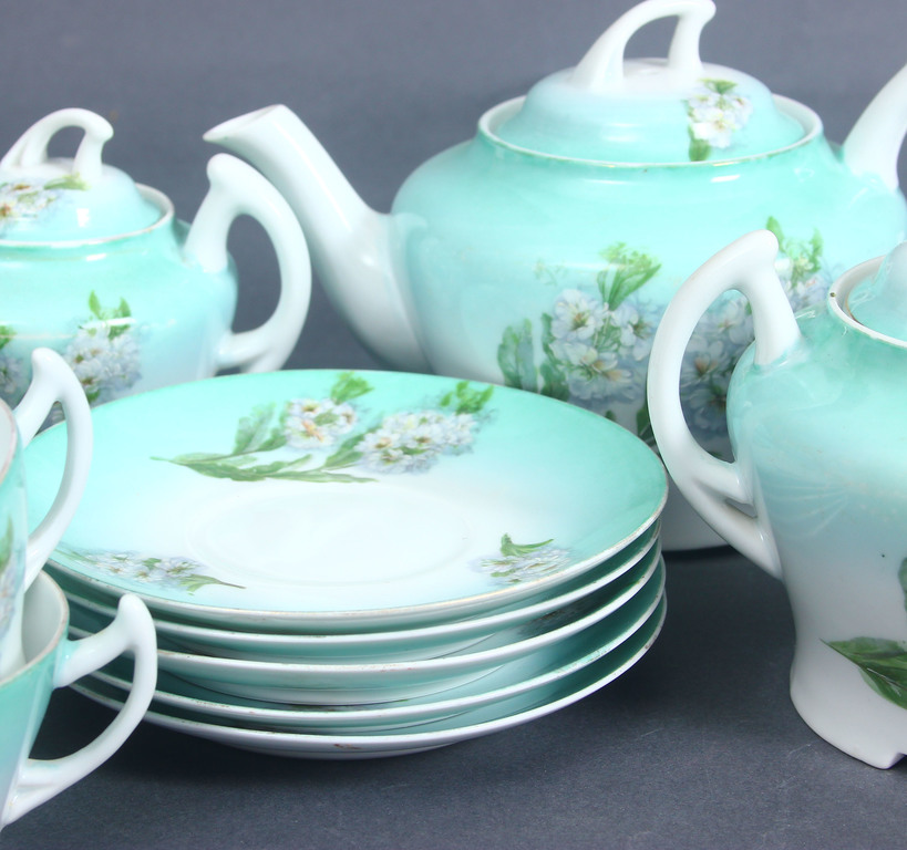 Porcelain coffee/tea set for 4 persons