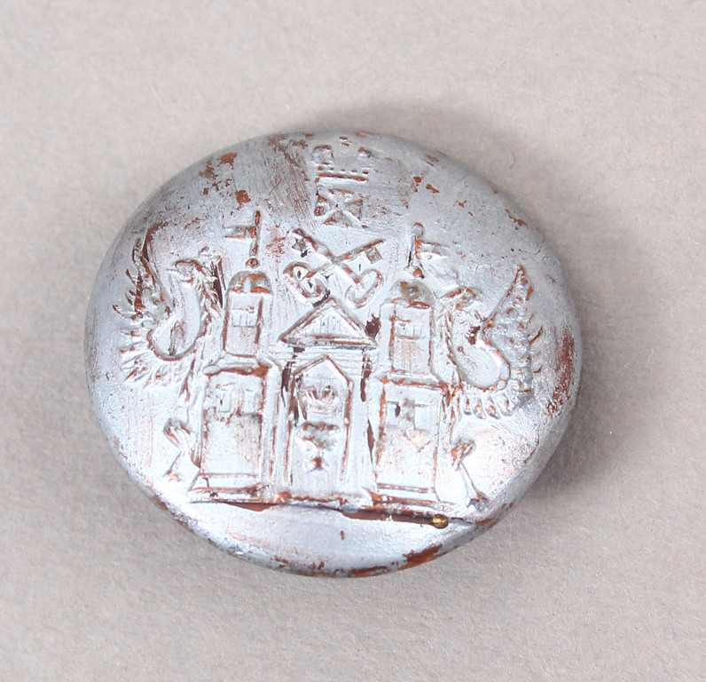 Silver-plated metal button 