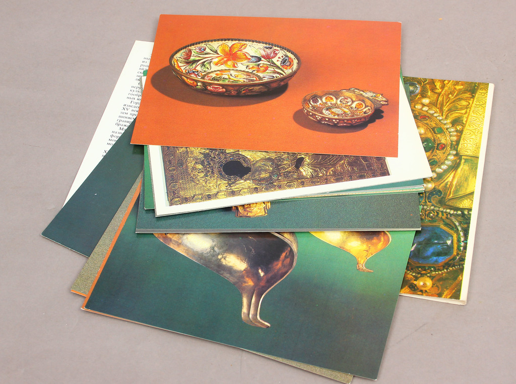 2 postcard albums - Gold ar silverwork in old Russia, images of animals and birds in russian jewellery