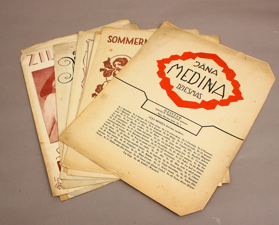 Обложки разных каталогов (9 штук), в некоторых есть обложки J.Madernieks