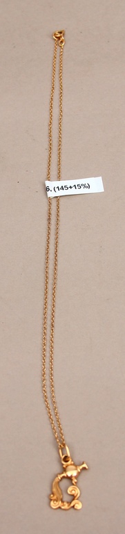 Gold chain with pendant