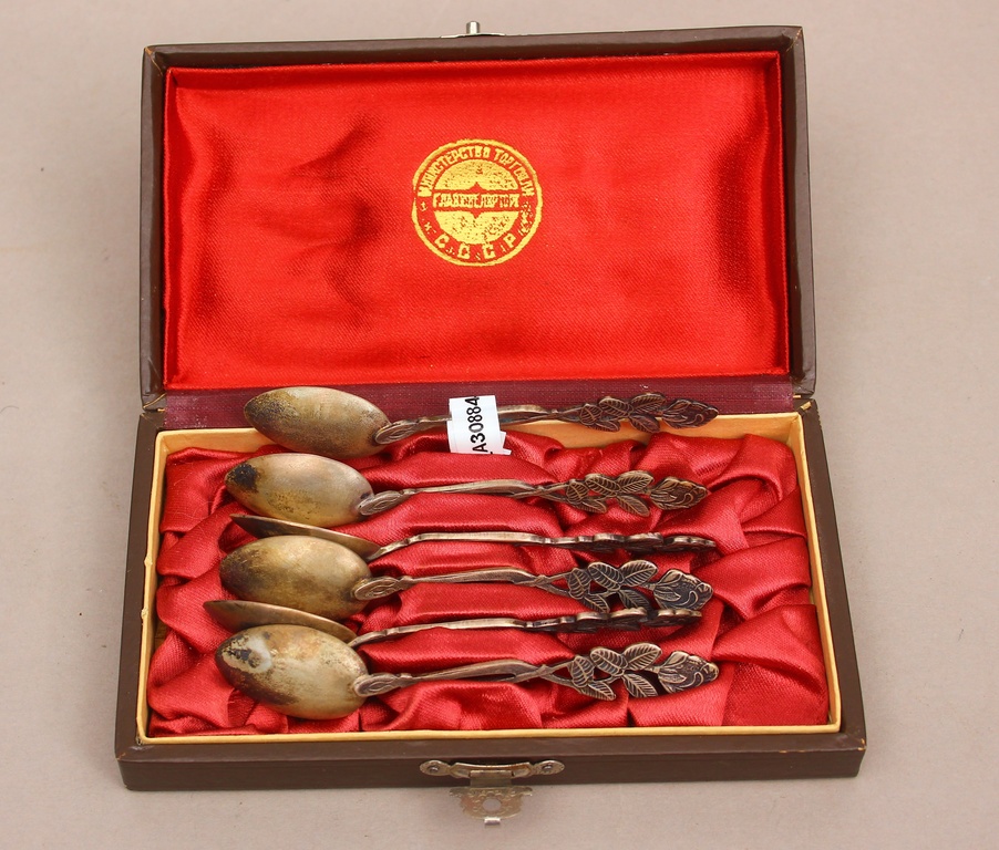 Set of silver spoons (6 pieces)