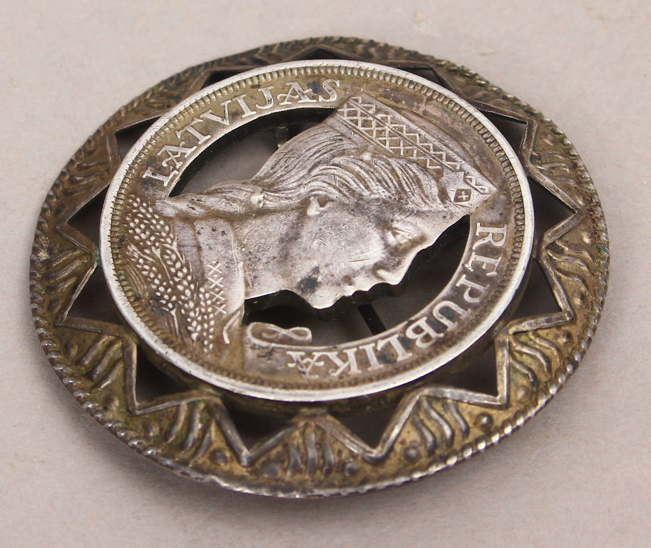 Silver brooch from 5 lats coin
