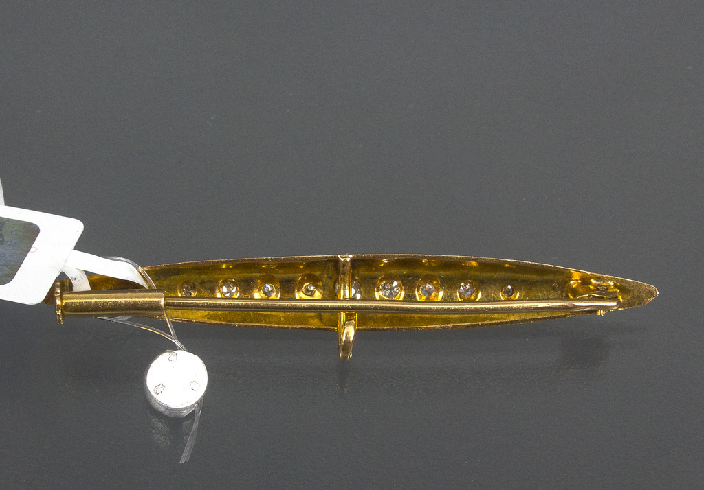 Gold Brooch with Diamonds in Art Nouveau style