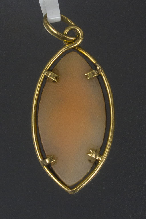 Gold pendant with seashell cameo -grace