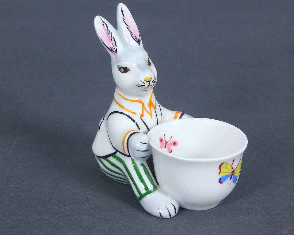 Porcelain egg cup