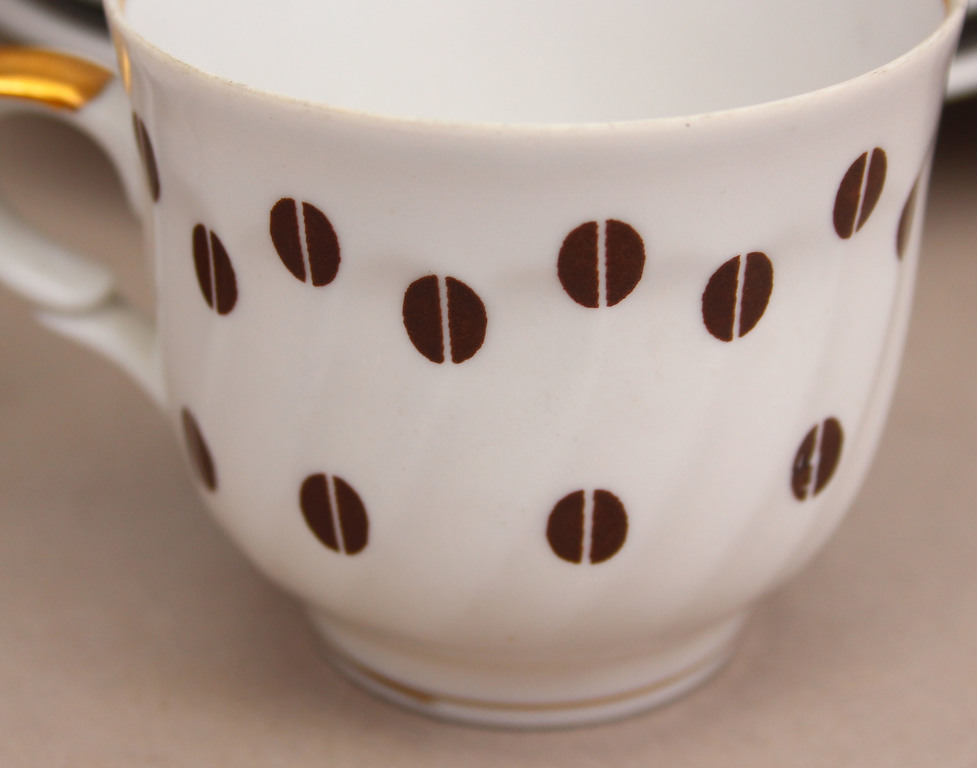 Фарфоровый чайно-кофейный набор на 6 персон 