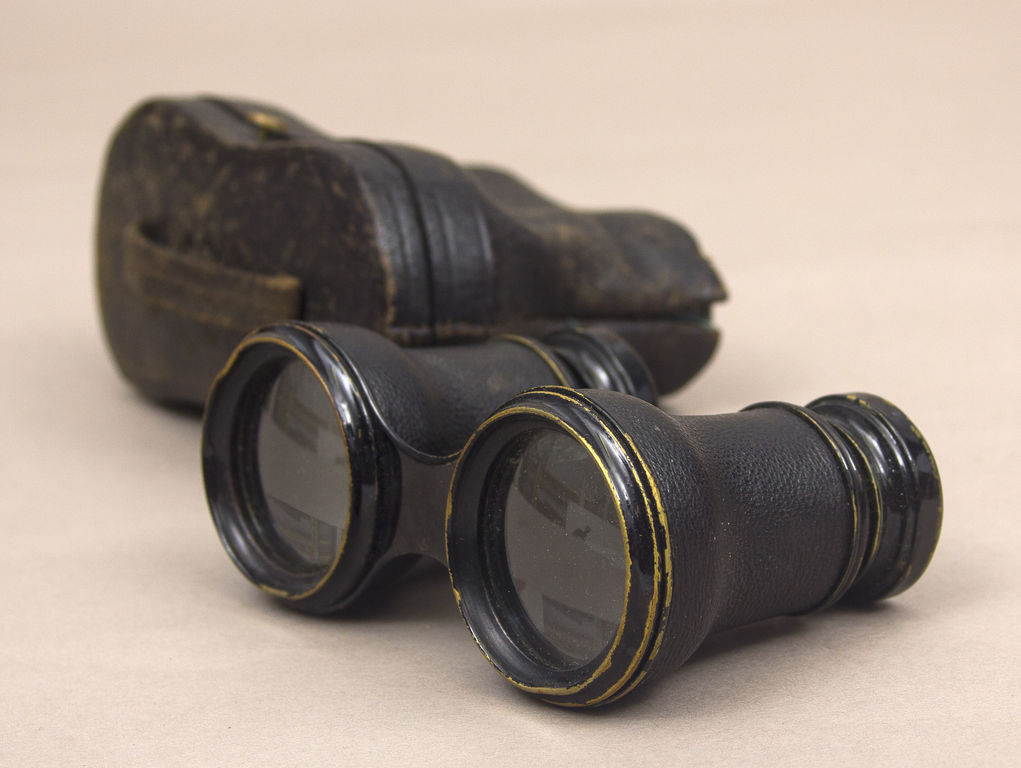 Men's theater binoculars