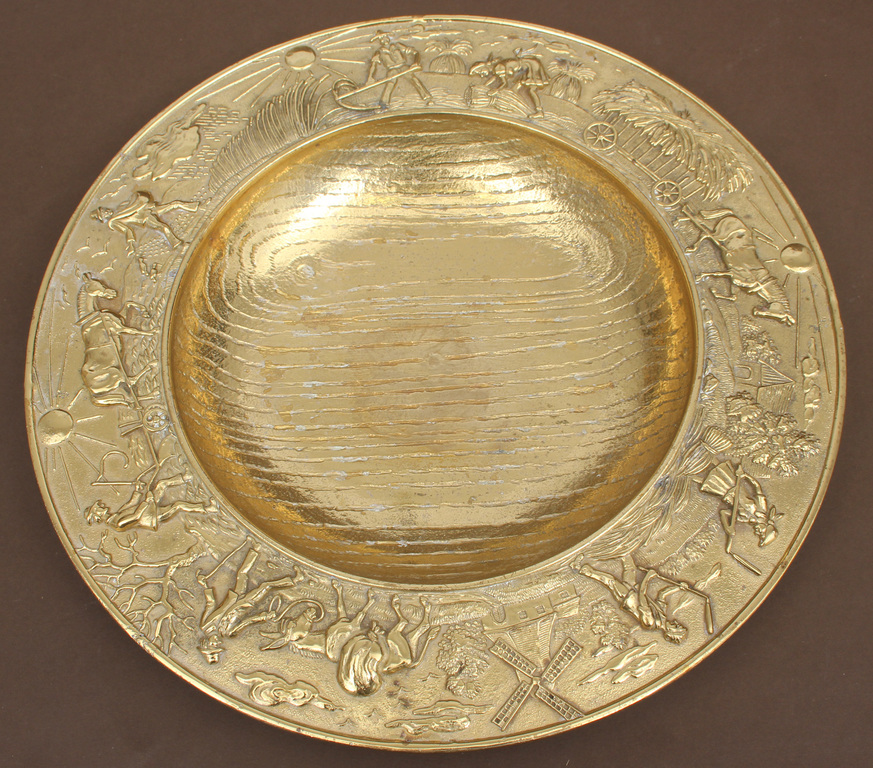 Позолоченная бронзовая декоративная тарелка 