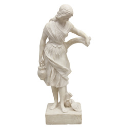 Marmora skulptūra “Meitene ar ūdens krūku” 