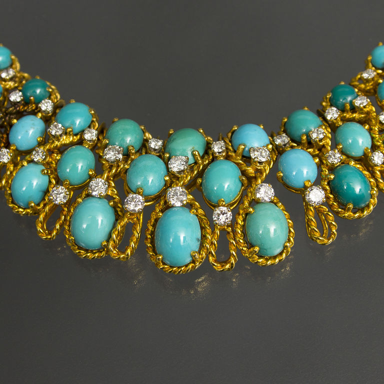 Gold necklace with diamonds and turquoise