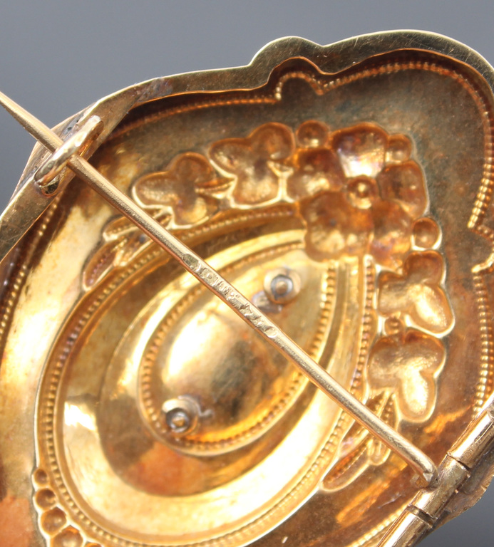 Набор золотых украшений - брошь и серьги (оригинальная коробка)