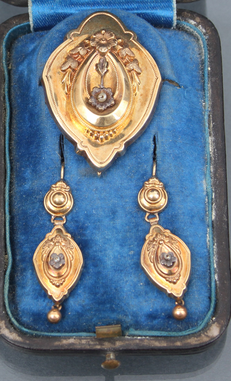 Gold Jewelry Set - Brooch and Earrings (Original Box)