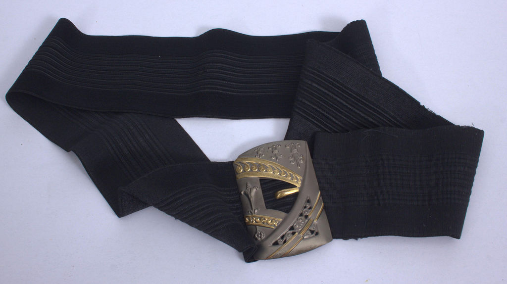 Dress belt with metal buckle