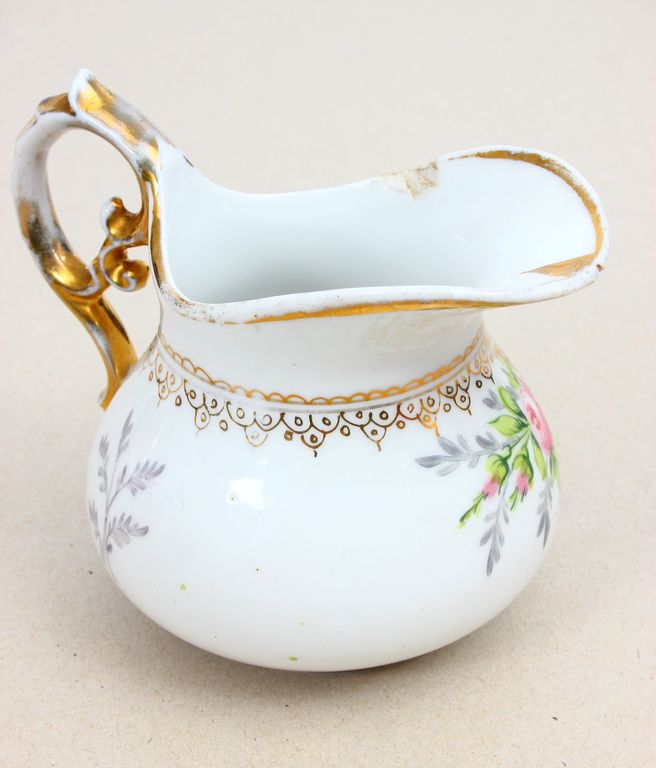 Porcelain utensil for cream