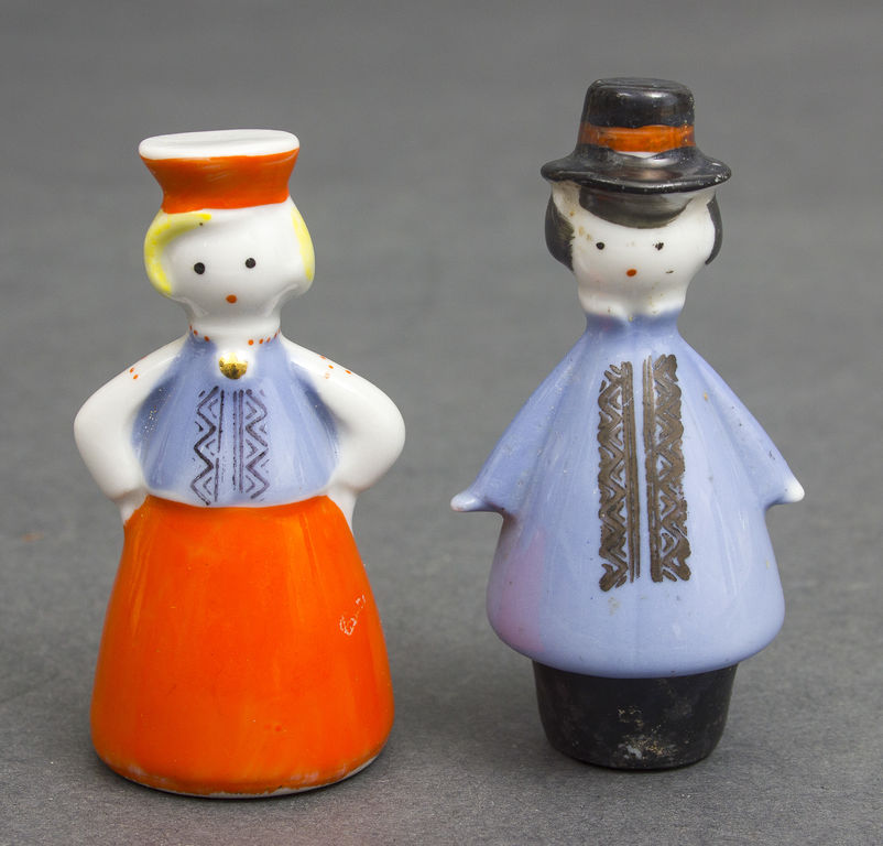Porcelain figurines 2pcs.