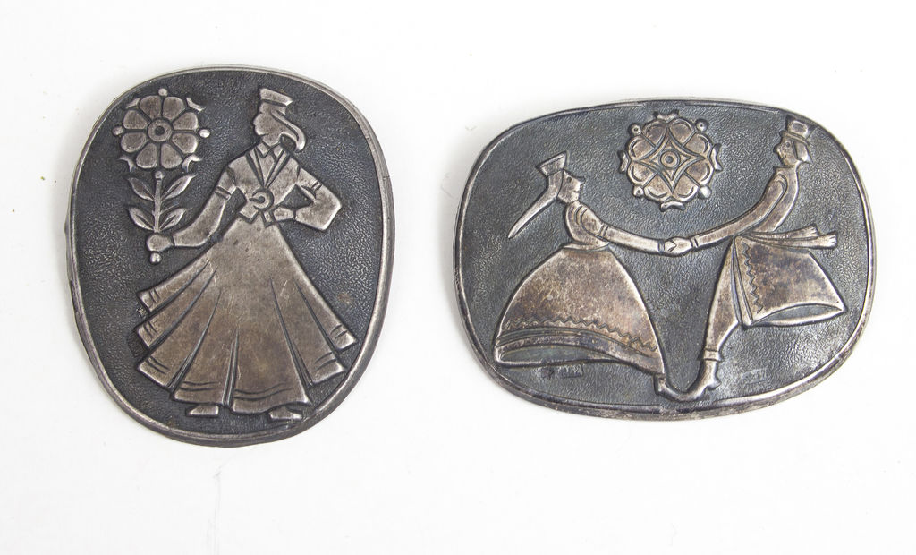 Две серебряные броши с народным мотивом