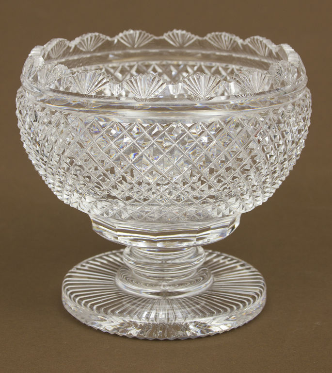 Crystal serving bowl