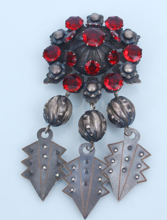 Серебряная брошь с красными камнями (большая, с подвесками)