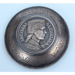 Серебряная брошь из монеты 5 латов