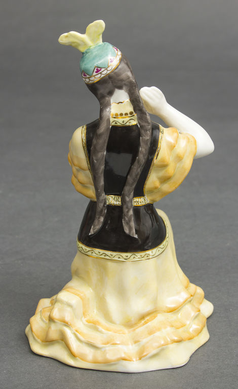 Porcelain figure „Kazakh girl”