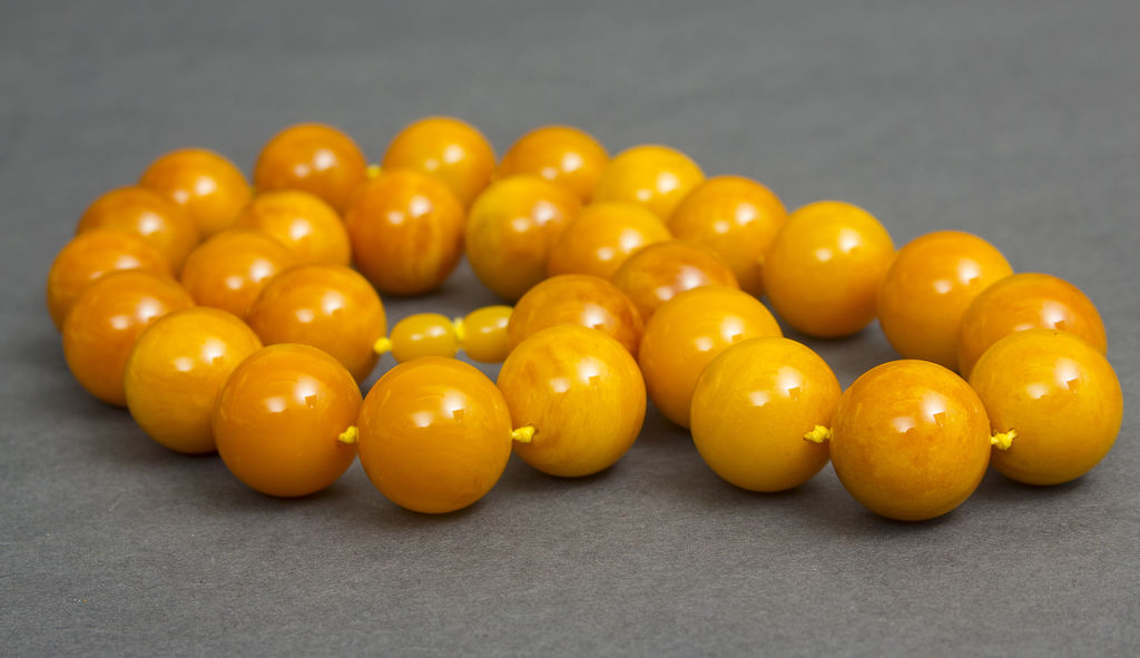 Pressed amber beads, 83 g
