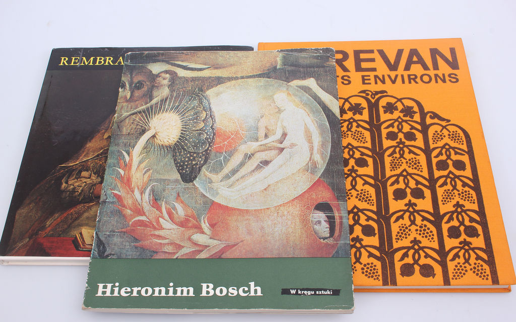 3 grāmatas - Yerevan and its environs, Rembrandt es kore, Hieronim Bosch