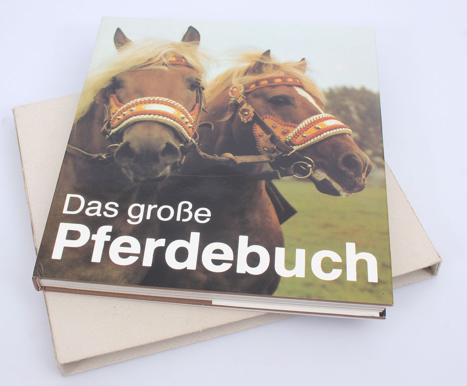 Das grose Pferdebuch(oriģinālajā kastē)