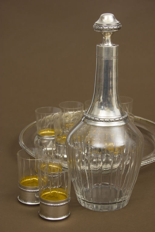 Stikla komplekts (karafe, glāzītes un paplāte) ar sudraba apdari