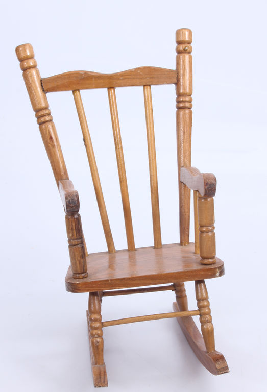 Koka leļļu šūpuļkrēsls
