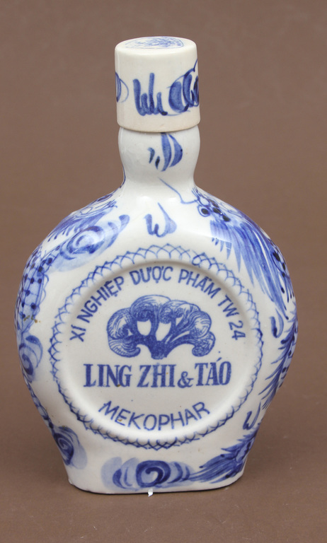 Chinese porcelain vodka decanter