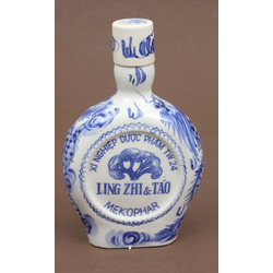 Chinese porcelain vodka decanter