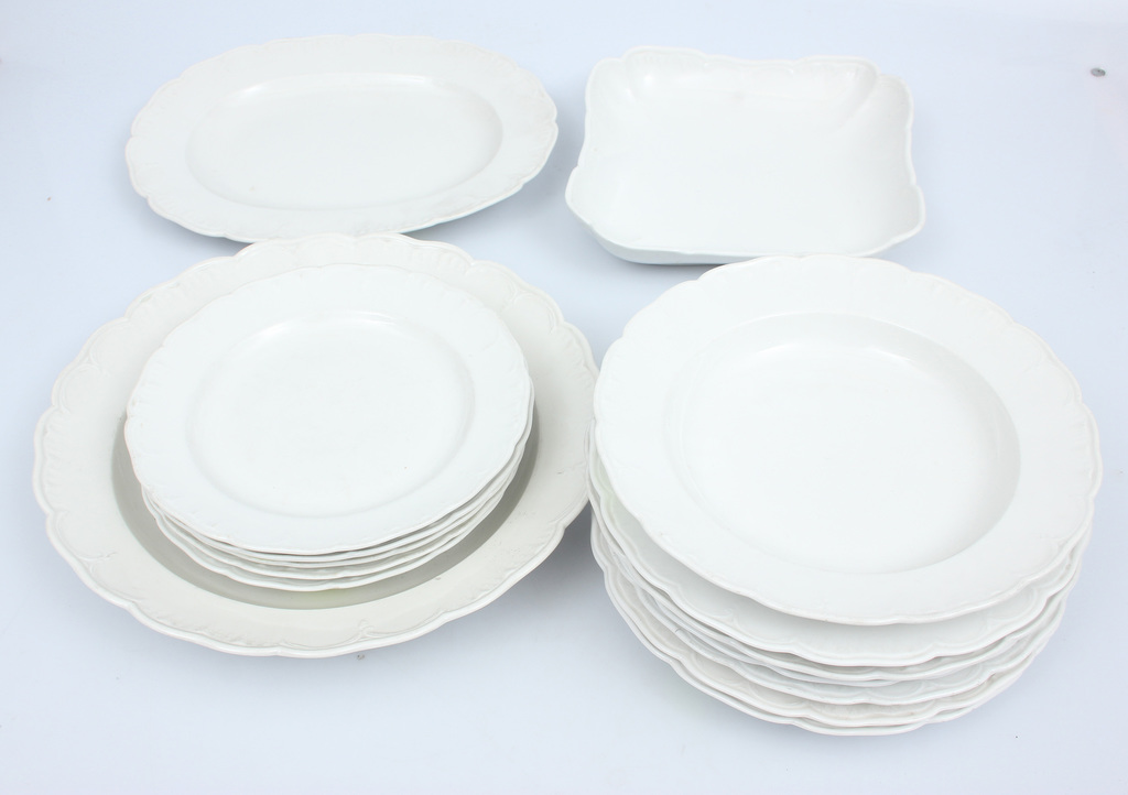 Porcelain serving set 15 pcs. - 6 dinner plates, 1 soup plate, 4 different serving dishes, 5 small plates