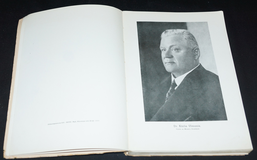 Prezidenta Ulmaņa civillikums(collection of articles)