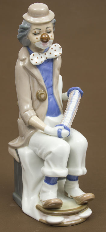 Porcelain figurines 