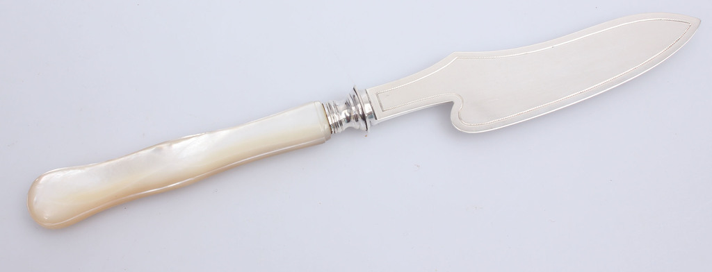 Silver cake knife / showel with mother of pearl handle