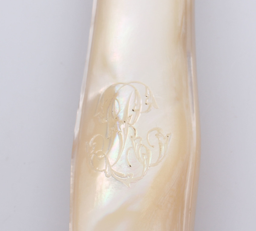 Silver cake knife / showel with mother of pearl handle