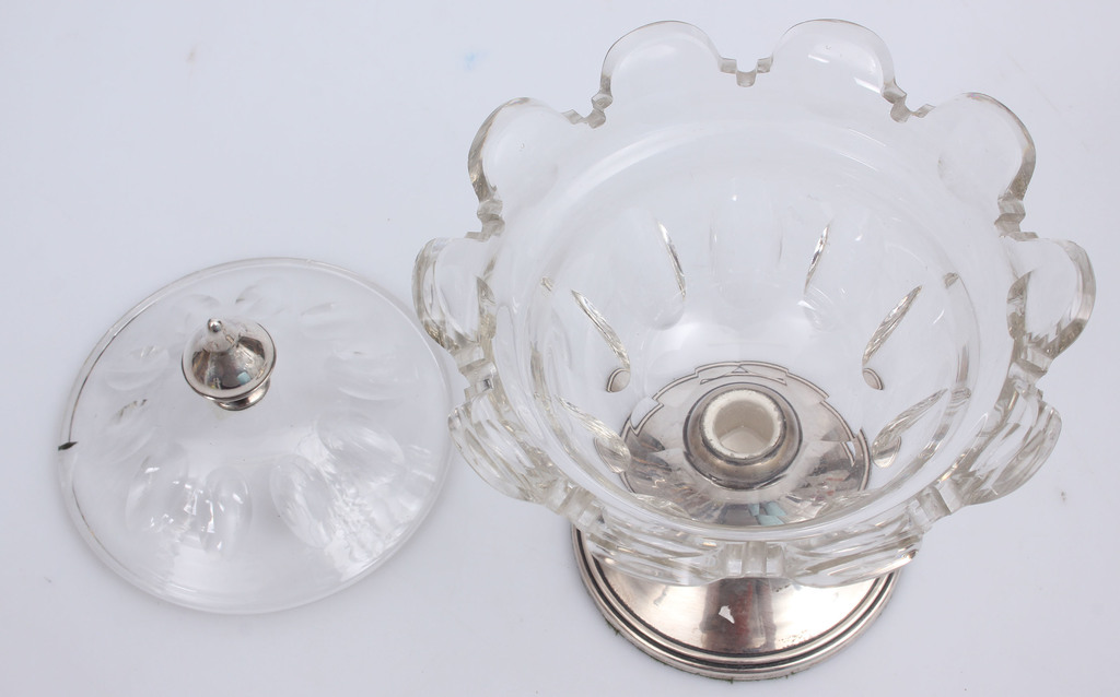 Crystal bowl with lid, silver finish