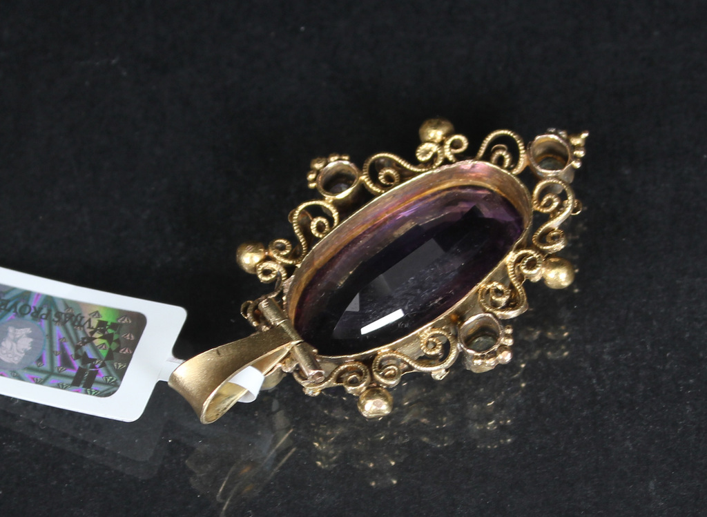 Gold pendant with amethyst and chrysoberyl