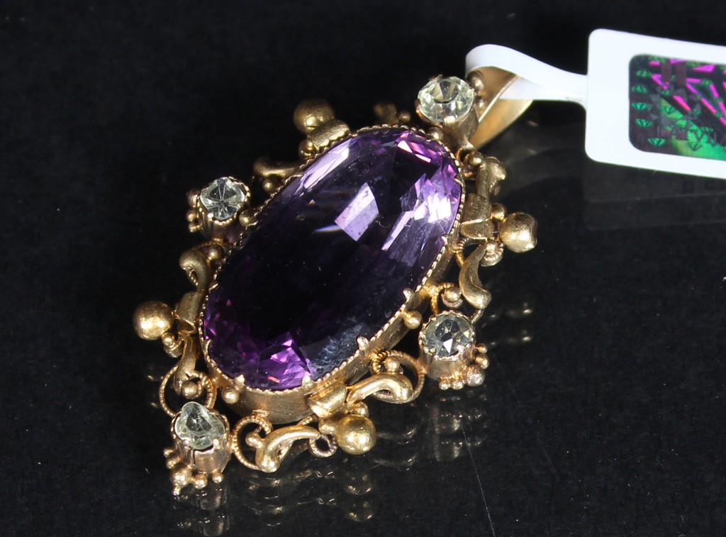 Gold pendant with amethyst and chrysoberyl