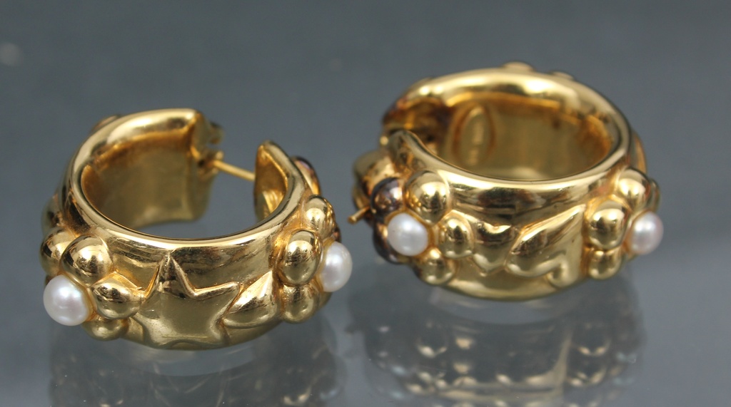 Zelta auskari ar pērlēm