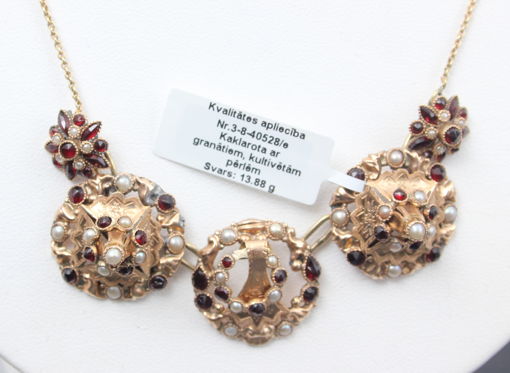 Золотое ожерелье с гранатами и культивированным жемчугом