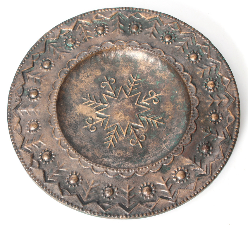 Bronzas dekoratīvais šķīvis 